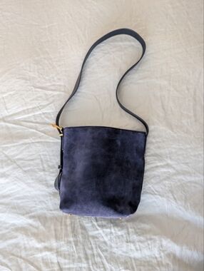 NWT Quince Italian Suede Bucket Bag Crossbody Rich Navy Blue
